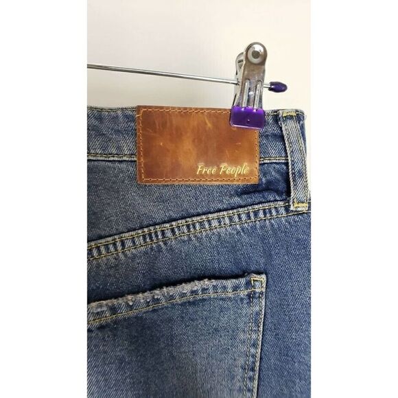 Free People Jeans Sz 26 Boyfriend Blue Tattooed Heart Distressed Crop Denim NWT - Picture 4 of 7